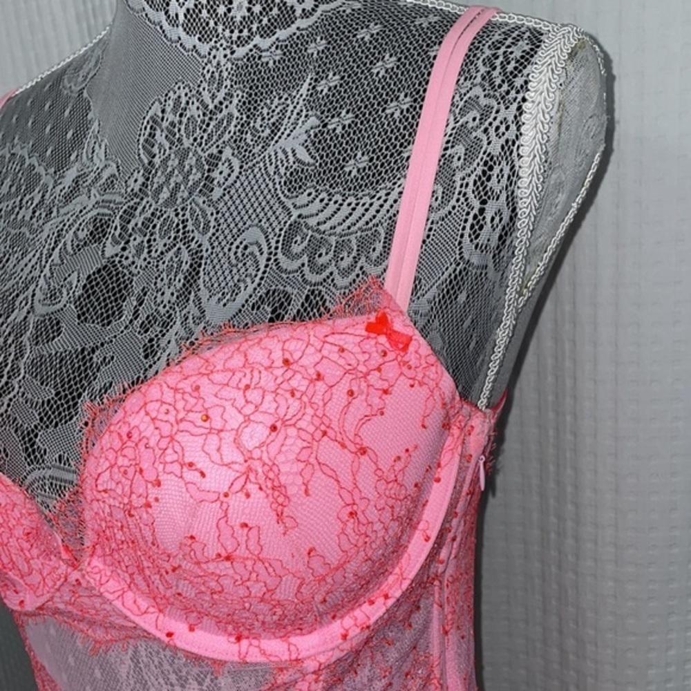 Victoria’s Secret Very Sexy pink lace bustier with garter clips. Size 34D. EUC - Picture 6 of 11